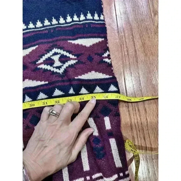 Love Tree Aztec Native Geometric Print Open Cardigan Burgundy Fringe One Size - Picture 5 of 6